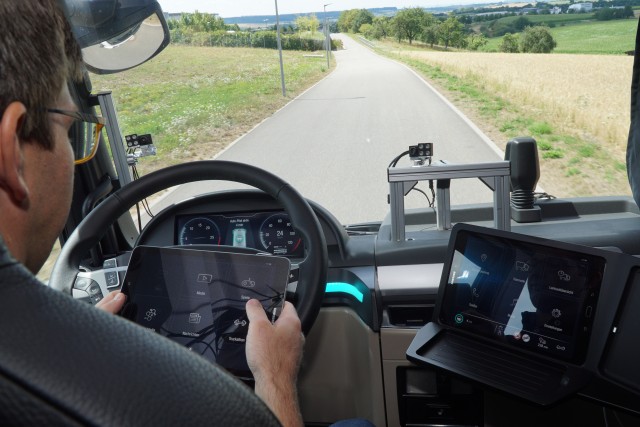 Companheiro virtual aumenta a segurança para caminhões na estrada